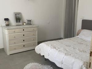 Zdjęcie z galerii obiektu Très grand appartement dans villa à 15 minutes de nice w mieście Colomars