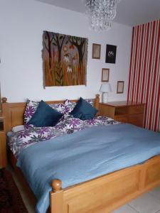 Llit o llits en una habitació de Dom Międzygórz