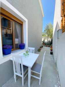 Kuvagallerian kuva majoituspaikasta Sunny guest house, joka sijaitsee Vlorëssa