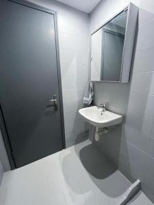 Koupelna v ubytování Sidari Vibes Aparthotel + 37 fotografií