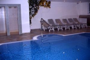 The swimming pool at or close to Hotel Edelweiss