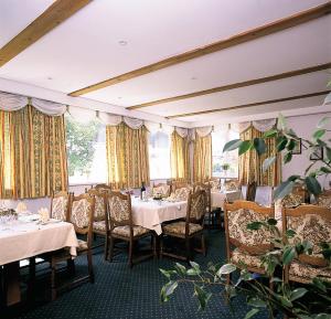 A seating area at Hotel Edelweiss