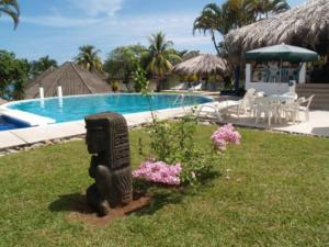Bazén v ubytování Hotel Maribu Caribe nebo v jeho okolí