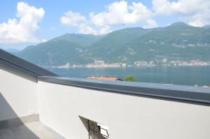 Billede fra billedgalleriet på White suite - Jacuzzi, Swimming pool & Lake view i Lezzeno