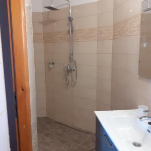 חדר רחצה ב-VILLA VOLOSKO with private parking and breakfast,seaview