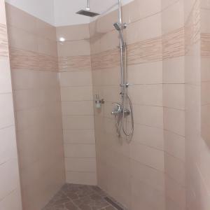 חדר רחצה ב-VILLA VOLOSKO with private parking and breakfast,seaview