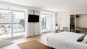 Gallery image of AluaSoul Ibiza - Adults only in Es Cana