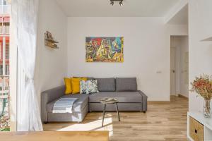 Ein Sitzbereich in der Unterkunft Bright & Breezy MERCED