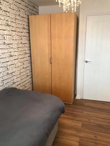 Легло или легла в стая в Double room with en-suite. Central for North West