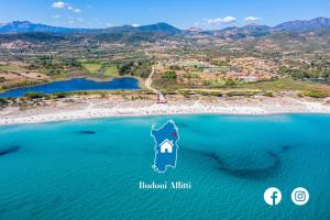 Kép Ampia veranda coperta spiaggia 1 km Budoni Affitti szállásáról Tanaunellában a galériában
