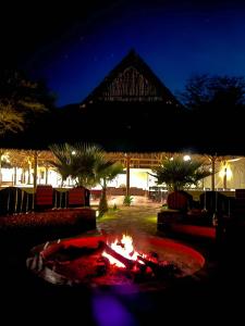 Swimming pool sa o malapit sa Mara Sweet Acacia Lodge