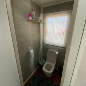 Koupelna v ubytování Bungalow de luxe de 60m2 dans camping 5 étoiles