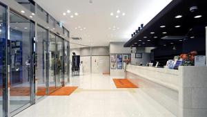 Vstupní hala nebo recepce v ubytování Toyoko Inn Shonan Hiratsuka eki Kita guchi No 1