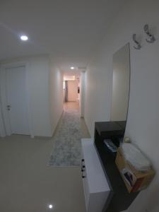 TV a/nebo společenská místnost v ubytování Dalyan Elit Apart Otel