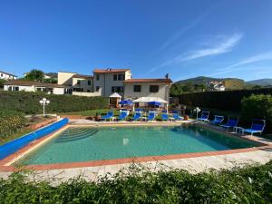 Bazén v ubytování Villa con piscina tra Versilia e Cinque Terre nebo v jeho okolí
