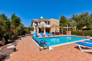 Hồ bơi trong/gần 4 bedroom Villa Kellia with private pool, Aphrodite Hills Resort