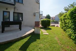 Vonkajšia záhrada v ubytovaní Villa Pia