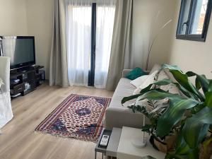 Billede fra billedgalleriet på Private room among a nice Garden - Jardin en valois i Magnac-sur-Touvre