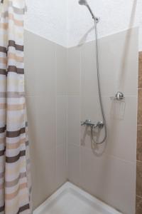 Koupelna v ubytování Apartmani LUKA Perućac