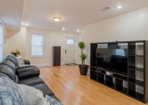 Gallery image of 41-Convenient Townhouse in Quincy
