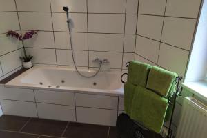 Koupelna v ubytování Haus am Soleweg