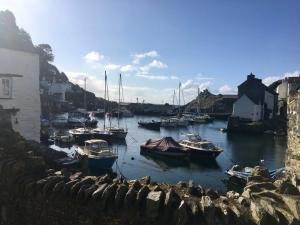 Photo de la galerie de l'établissement The Retreat holiday apartment, à Polperro