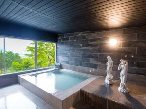 Bazén v ubytování LiVEMAX RESORT Hakone Sengokuhara nebo v jeho okolí + 37 fotografií