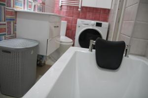 Fotografie z fotogalerie ubytování Cozy apartment in Vake v destinaci Tbilisi City