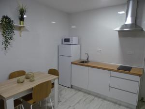 Kuchnia lub aneks kuchenny w obiekcie Casasjerezanas Loft Aitana