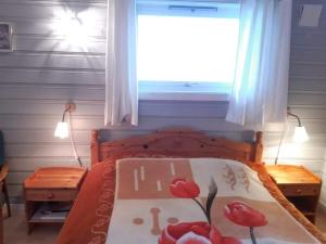 Un pat sau paturi într-o cameră la Fjord side apartment