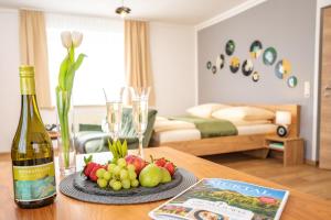 Jídlo v apartmánu nebo okolí + 27 fotografií