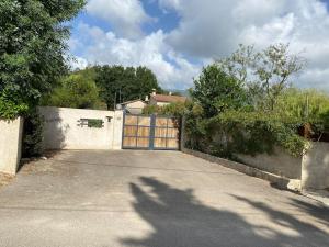 Zdjęcie z galerii obiektu Villa Familiale piscine, spa, entre Cannes et Nice w mieście Châteauneuf