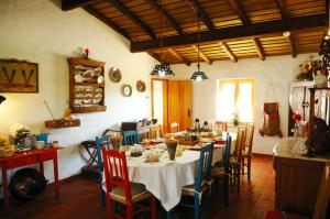 Reštaurácia alebo iné gastronomické zariadenie v ubytovaní Casa Da Seiceira