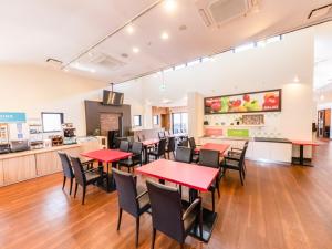 Kuchyň nebo kuchyňský kout v ubytování LiVEMAX RESORT Kusatsu Onsen
