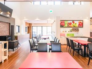 Kuchyň nebo kuchyňský kout v ubytování LiVEMAX RESORT Kusatsu Onsen