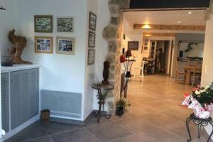 Zdjęcie z galerii obiektu Villa Familiale piscine, spa, entre Cannes et Nice w mieście Châteauneuf