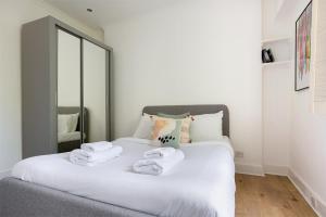 Cama ou camas em um quarto em Beautiful 2 bedrooms apartment in Knightsbridge