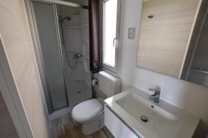 Koupelna v ubytování Agricampeggio Relax Maxicaravan