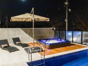 Bazén v ubytování LiVEMAX RESORT Aki Miyahama Onsen nebo v jeho okolí