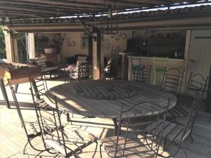 Zdjęcie z galerii obiektu Villa Familiale piscine, spa, entre Cannes et Nice w mieście Châteauneuf