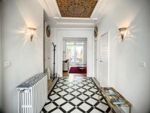 Łóżko lub łóżka w pokoju w obiekcie Magnifique Riad avec patio extérieur