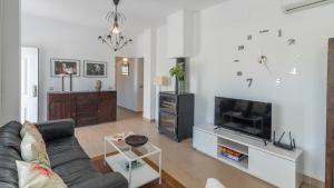 TV a/nebo společenská místnost v ubytování Casita de Jero Coín by Ruralidays