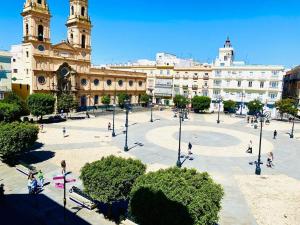 Nespecifikovaný výhled na destinaci Cádiz nebo výhled na město při pohledu z apartmánu