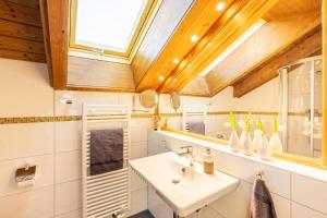 Koupelna v ubytování Aparthotel Weinklause Superior + 33 fotografií