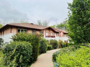 Imagen de la galería de Appartement Cambo-les-Bains, 2 pièces, 2 personnes - FR-1-495-36, en Cambo-les-Bains