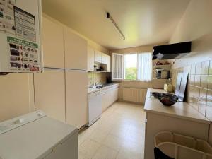 Virtuvė arba virtuvėlė apgyvendinimo įstaigoje Appartement Cambo-les-Bains, 3 pièces, 4 personnes - FR-1-495-54