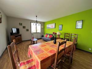 Μια τηλεόραση ή/και κέντρο ψυχαγωγίας στο T3 avec Internet à Cambo-les-Bains, 4 couchages - FR-1-495-54