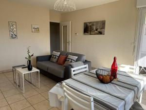 Gallery image of Charmant T2 à Cambo-les-Bains : Terrasse, Parking, Internet - FR-1-495-76 in Cambo-les-Bains