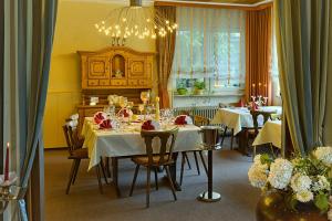 En restaurang eller annat matställe på Hotel & Restaurant Kaiserhof