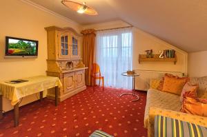 Μια τηλεόραση ή/και κέντρο ψυχαγωγίας στο Hotel & Restaurant Kaiserhof